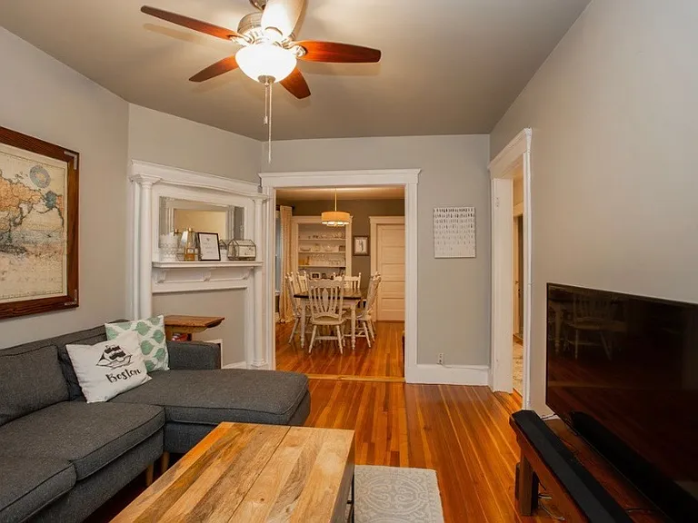 19 Hallam St #2 — Photo 2