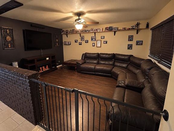 2nd image of 3307 Cimmaron Ave
