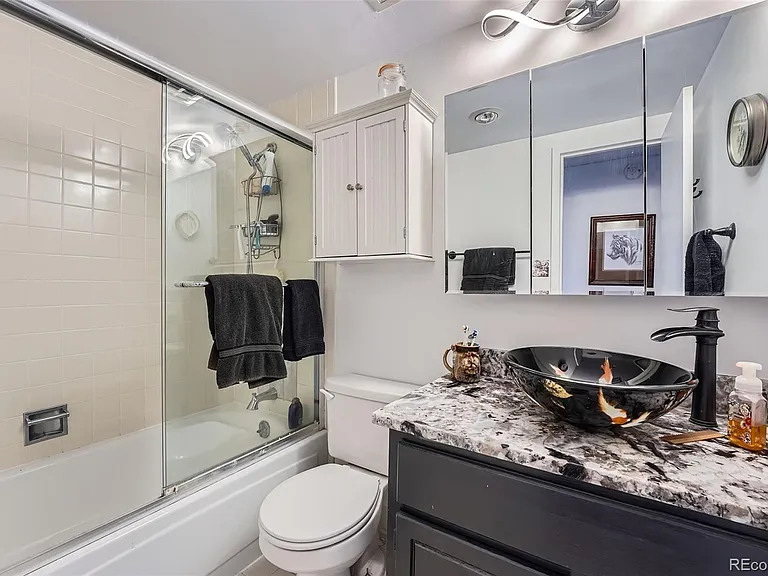1313 Steele St #606 — Photo 8