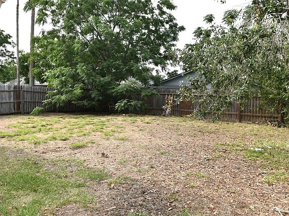 3rd image of 4638 Vail St