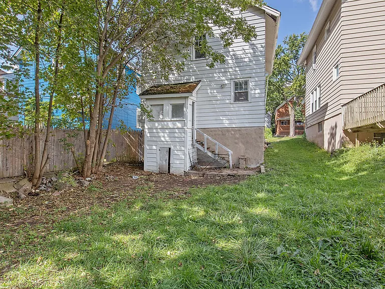 720 Winton St — Photo 10