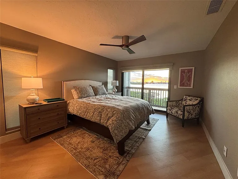 1323 Landings Dr #12 — Photo 32
