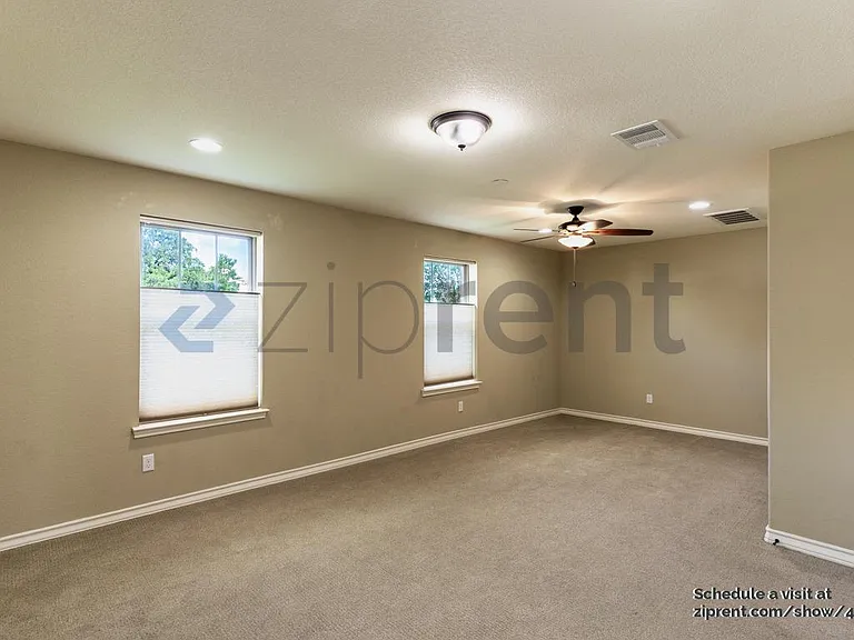 1025 Highknoll Ln — Photo 16