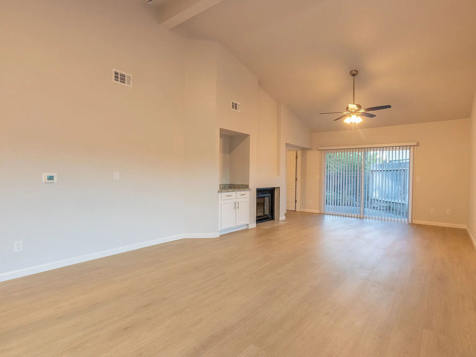 3 bed, 1740 sqft, $2,600 — Photo 4