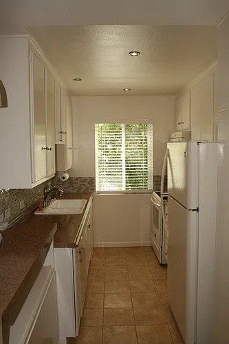 400 N Acacia Ave Photo 1