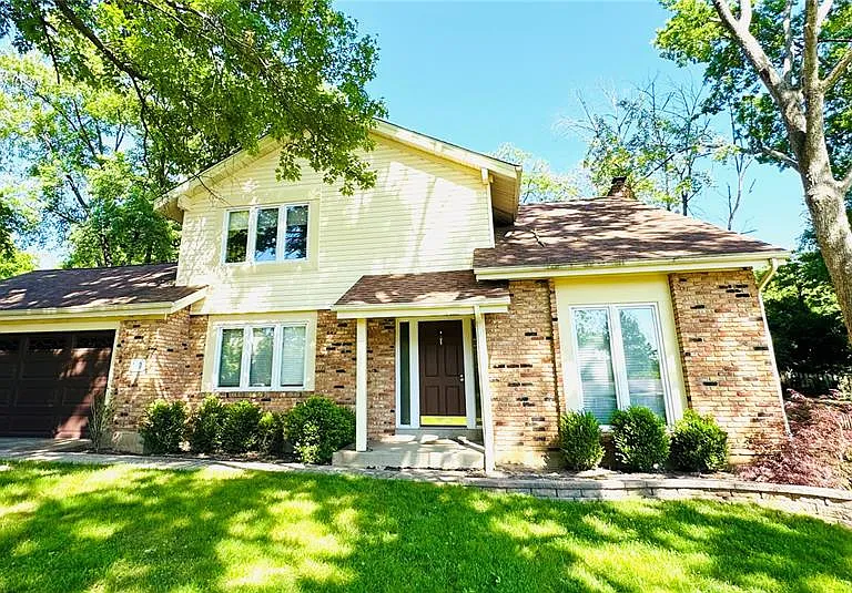 160 Lucerne Place Dr — Photo 2