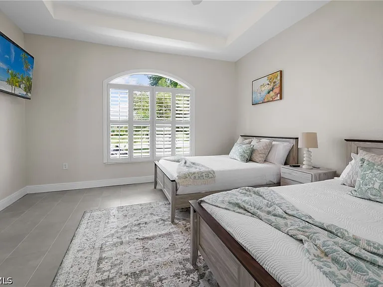 2250 SW 20th Ave — Photo 7