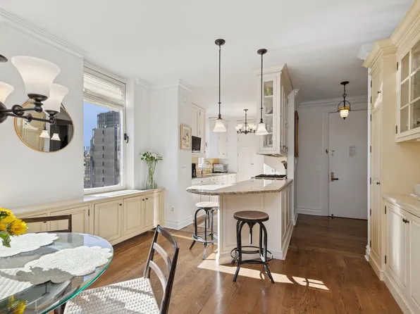 170 East 87th Street image 2 of 5