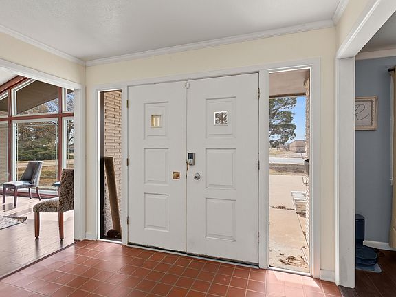 5th image of 507 Clubview Dr