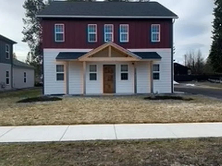 715 Cottonwood Ct — Photo 1