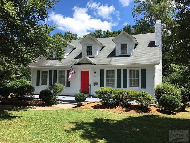 1st image of 304 Woodsway Ln NW