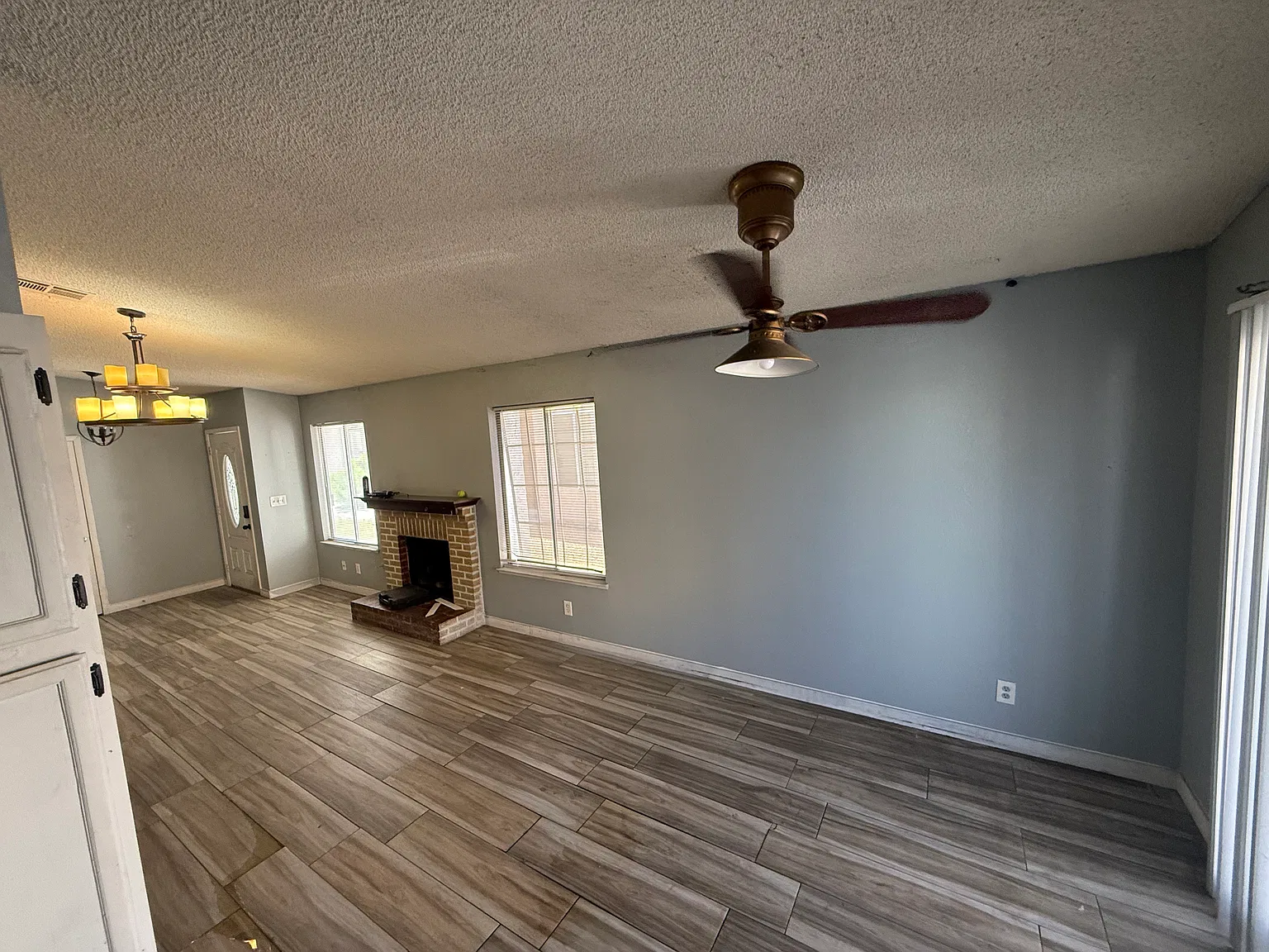 3 bed, 1115 sqft, $2,200 — Photo 4
