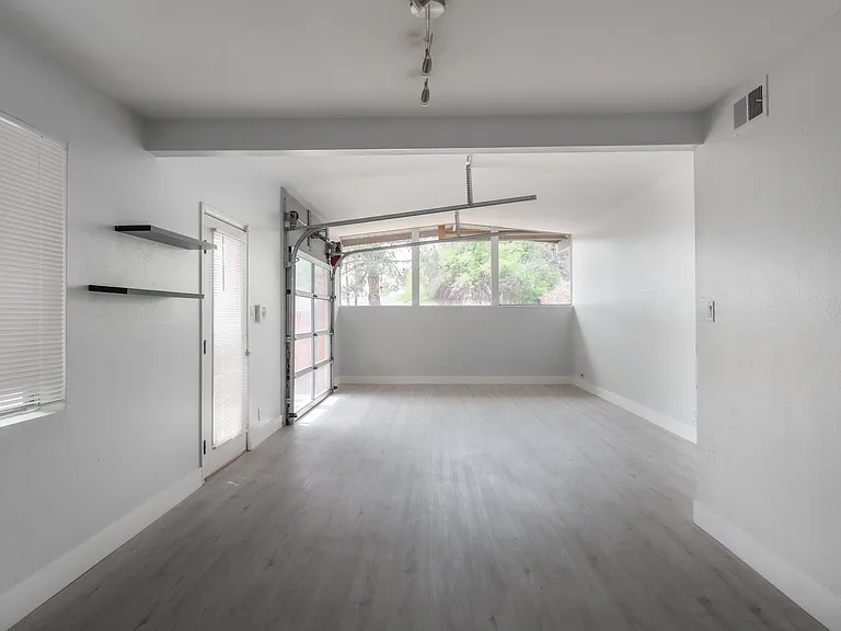 4832 E Virginia Ave — Photo 5