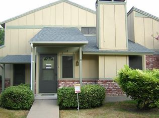 909 W Meadowmere Ln, Austin, TX 78758