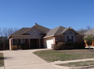 941 Willow Crest Dr, Midlothian, TX 76065