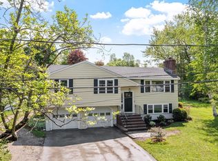 21 Clark Rd, Bedford, MA 01730