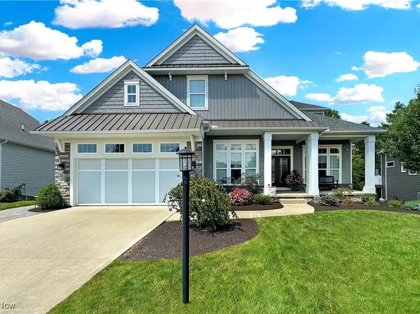 10111 Village Ln, Brecksville, OH 44141