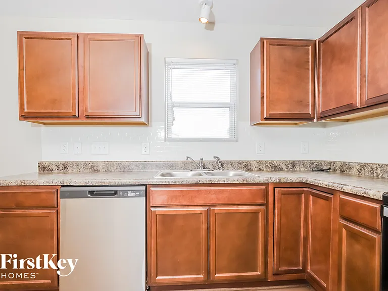 178 Creekstone Ct — Photo 7