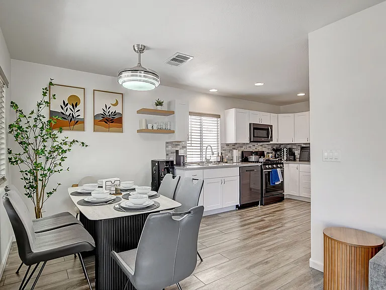 1658 Garden Path Ct — Photo 9