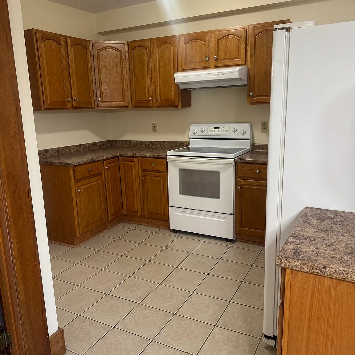 2 bed, 1.0 bath, 1040 sqft, $1,800 — Photo 2