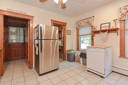 3rd image of 1053 Pleasant St #1
