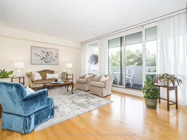 250 Scarlett Rd #513, Toronto, ON M6N 4X5