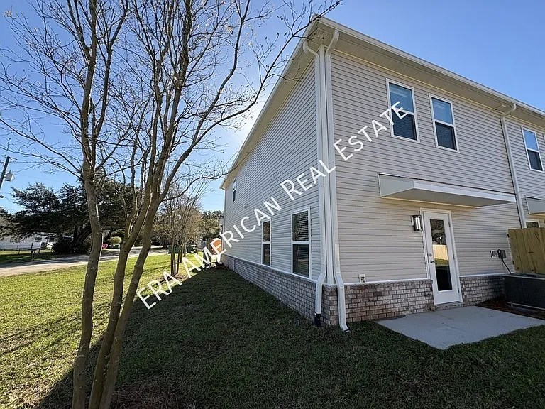 838 Fairview Dr — Photo 36