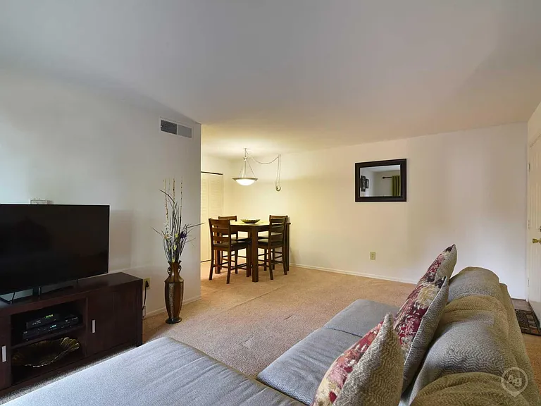 16 Mill Creek Dr — Photo 10