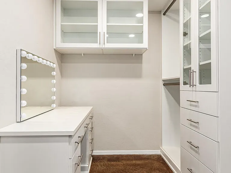 4704 E Hearn Rd — Photo 23