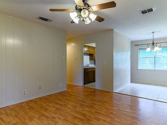 3rd image of 2813 Rampy Ave