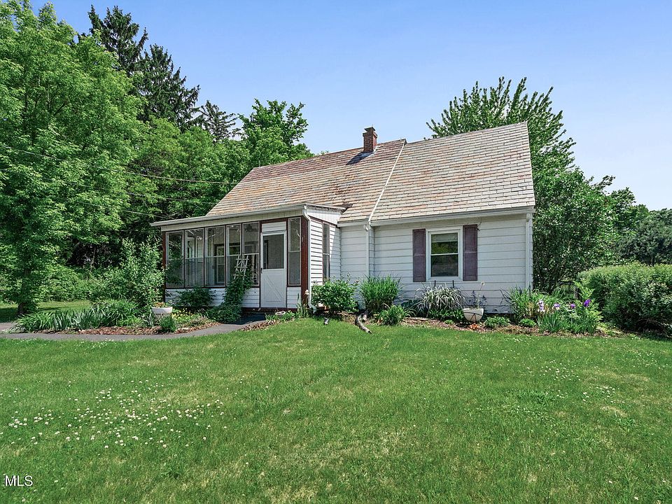 1st image of 4 W Avenue B