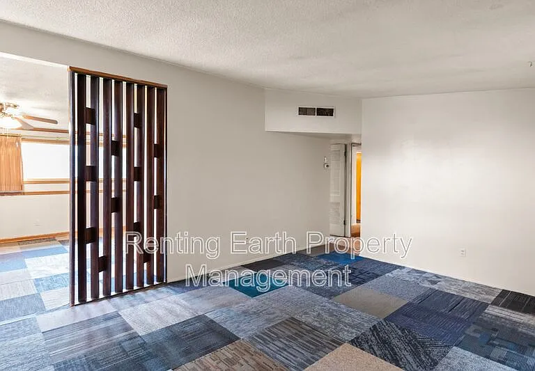 6452 Evergreen Blvd — Photo 25