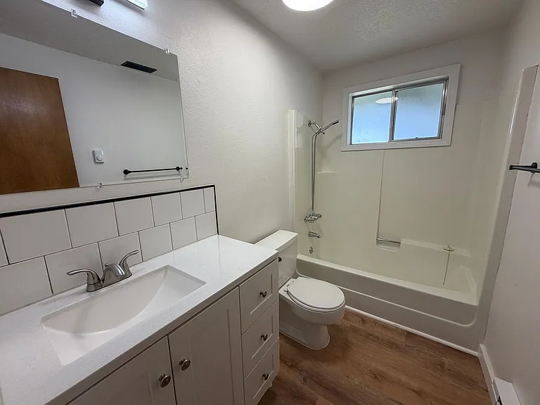 255 Heffley St S — Photo 9