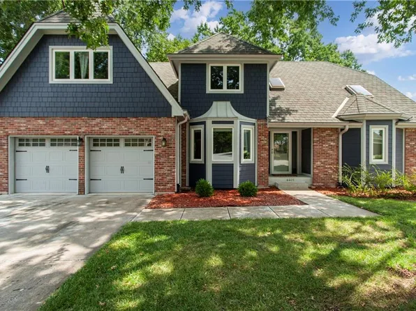 4401 NE Hoit Dr, Lees Summit, MO 64064