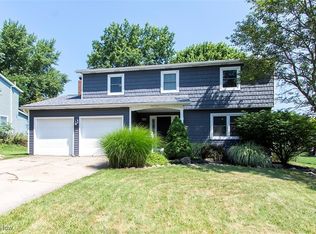 1075 Brookpoint Dr, Medina, OH