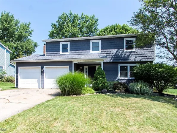 1075 Brookpoint Dr, Medina, OH 44256