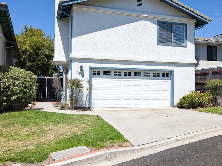 1813 Newport Ave — Photo 1