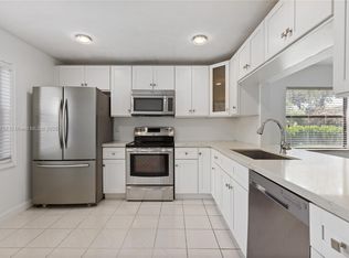 10491 NW 6th St, Hollywood, FL 33026