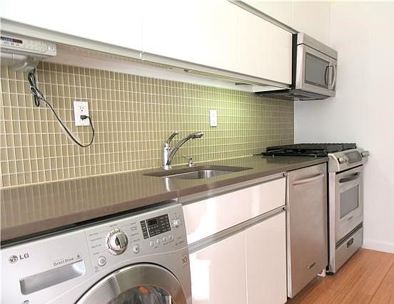 3rd image of 100 W 93rd St APT 4B