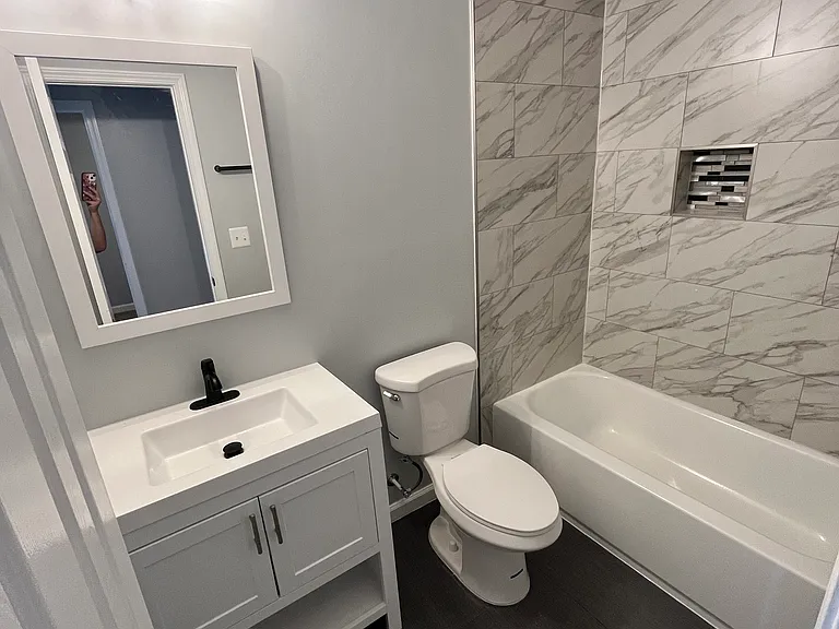1709 E St NE #2 — Photo 10