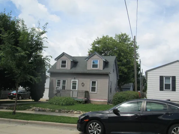 1346 Oregon St, Racine, WI 53405