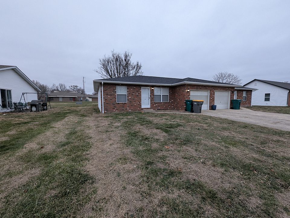 1st image of 211 Southgate Dr #211