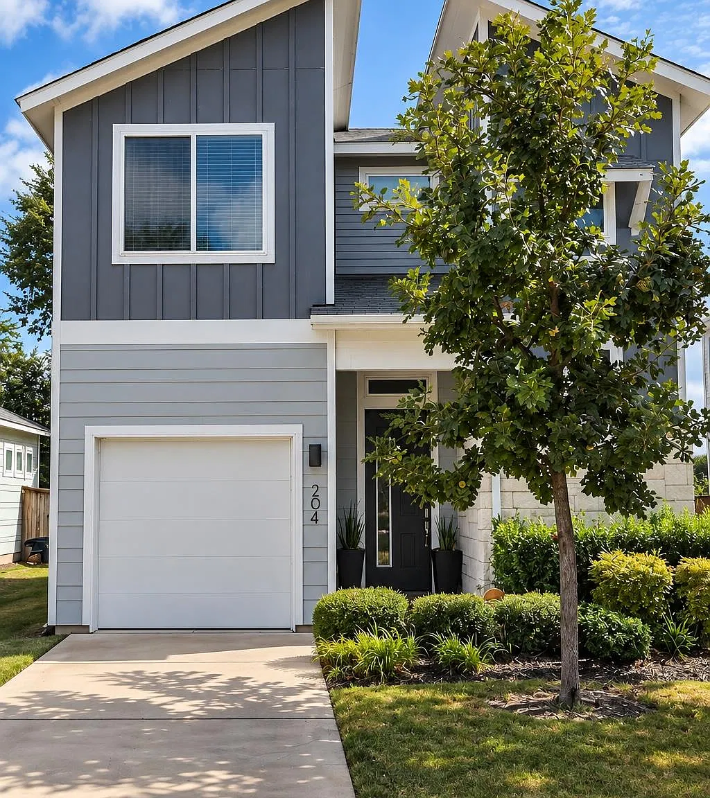 2 bed, 2.5 bath, 1551 sqft, $2,400 — Photo 1