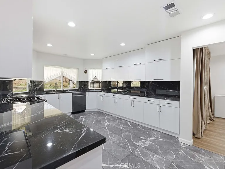 41201 Laidlaw Ln — Photo 6