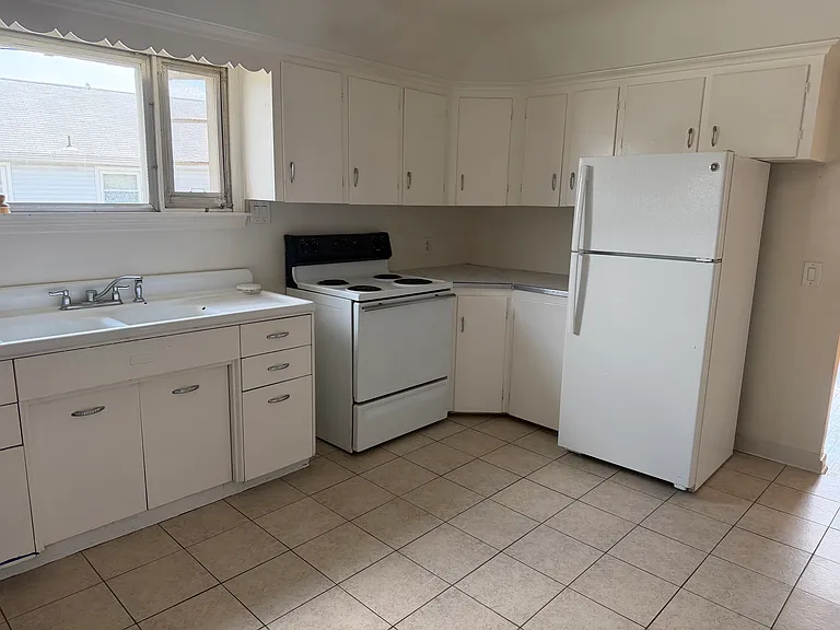 3227 Wayne St #2 — Photo 3