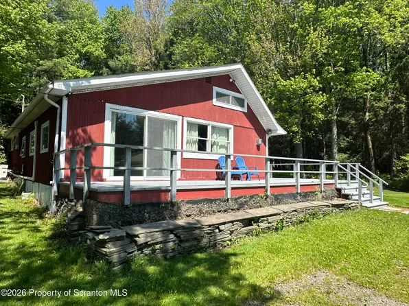 8293 State Route 374, Clifford Township, PA 18470