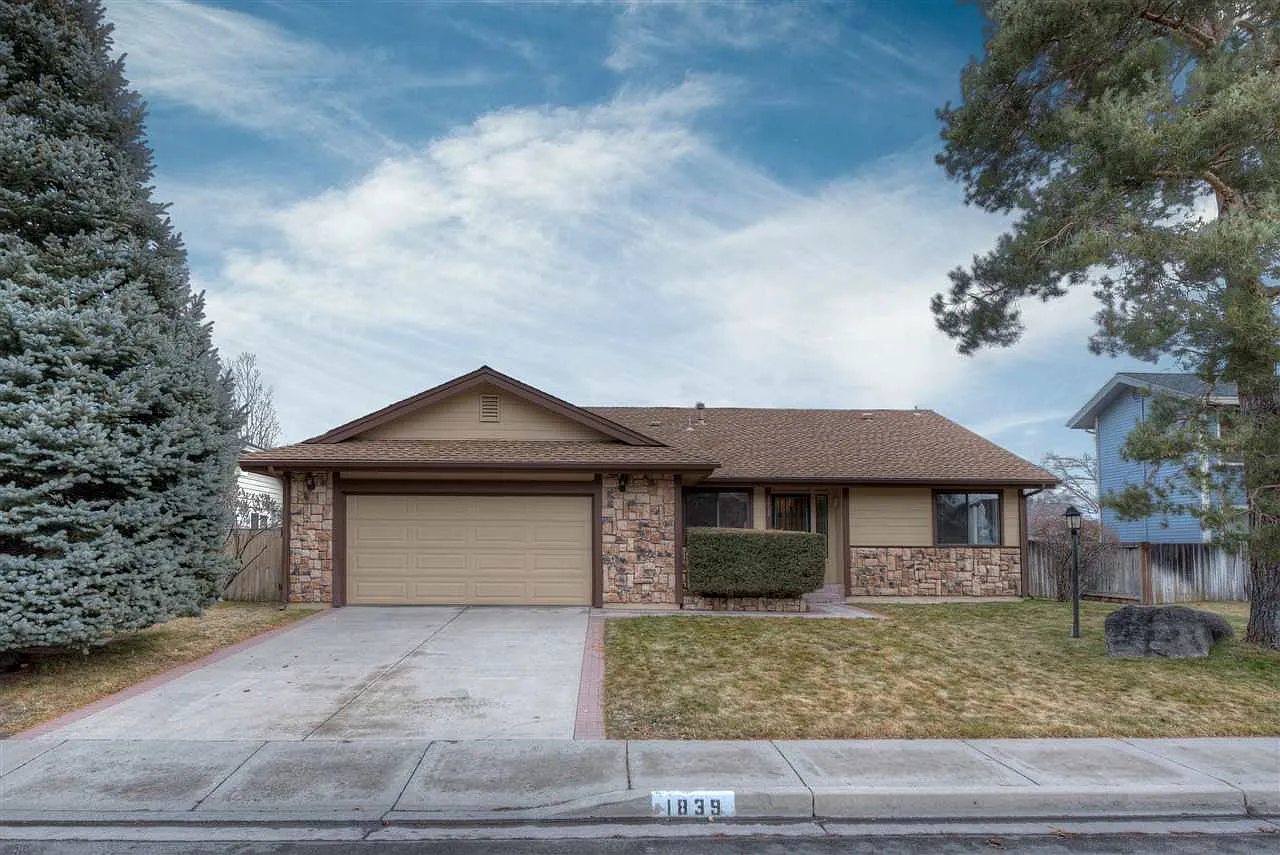 1839 Clydesdale Dr photo 1