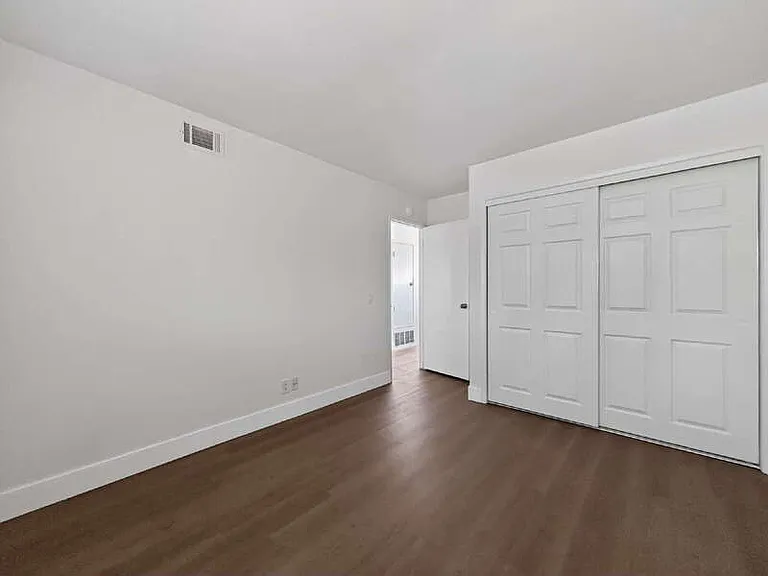 21909 Huron Ln — Photo 24