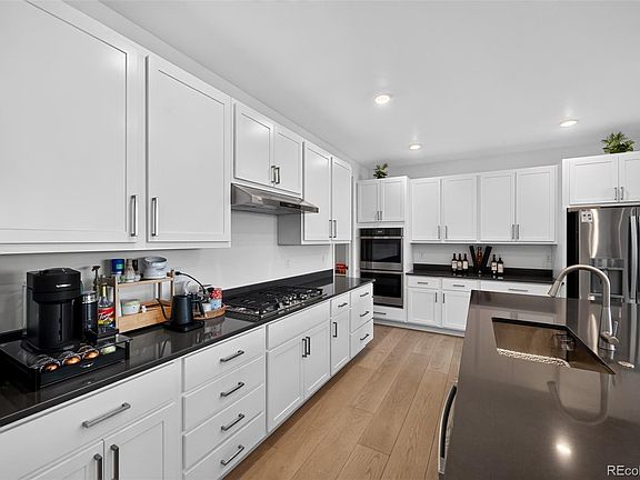 4th image of 14831 dahlia Way