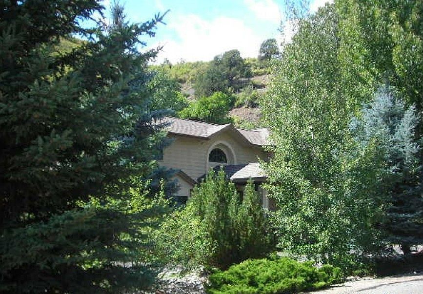 2nd image of 210 Rockridge Dr